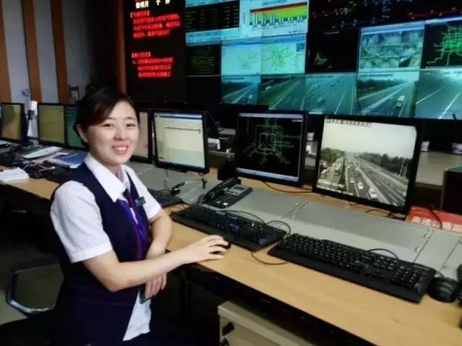 交院精英秀 | 她是北京交通“路路通”、信息傳送“排頭兵”，她手持聽筒，化身隱形戰(zhàn)士守護(hù)首都道路安全！