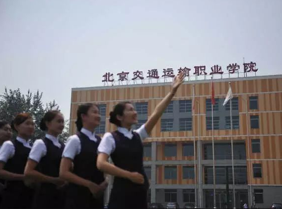 一個(gè)極帶freestyle的校園邀請(qǐng)函