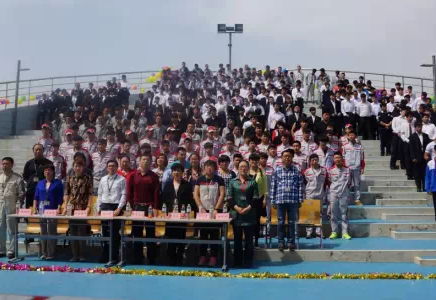 “發展職業教育，打造出彩人生”——北京交通運輸職業學院2015年成人儀式