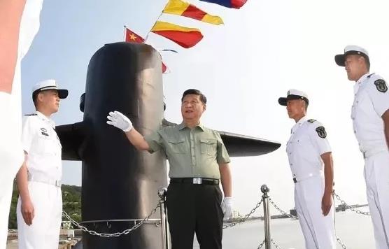 思想會客室—— 習近平視察北部戰(zhàn)區(qū)海軍，登上潛艇，勉勵官兵！