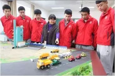 【交院實力派】她是路政安全的守護者，也是誨人不倦的教書匠