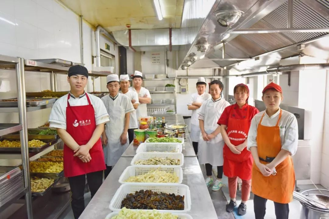 勞動(dòng)節(jié)特輯 丨 今天，向北交院最美勞動(dòng)者致敬！