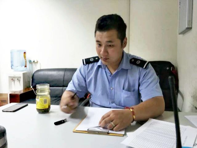 他追逐兒時夢想，從學生干部蛻變成為樞紐站領班，堅持站內(nèi)站外...