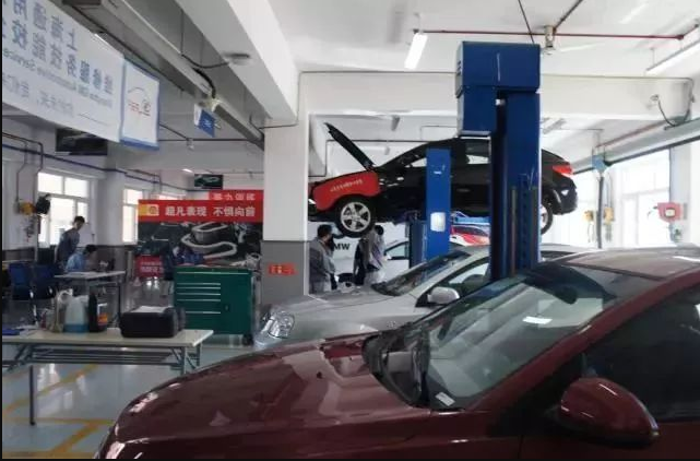 微直播 | 這里是汽車實訓中心，快上車