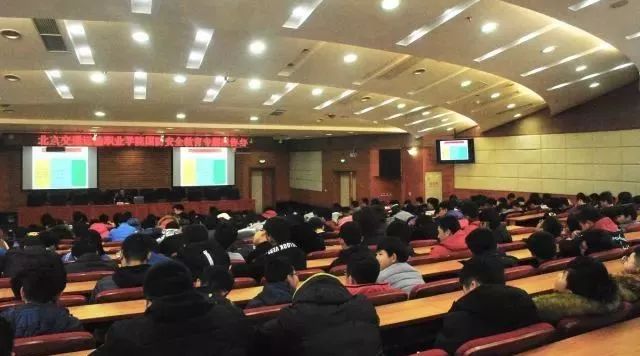 紀(jì)念歷史，緬懷先烈，警鐘長(zhǎng)鳴，謹(jǐn)記在心！