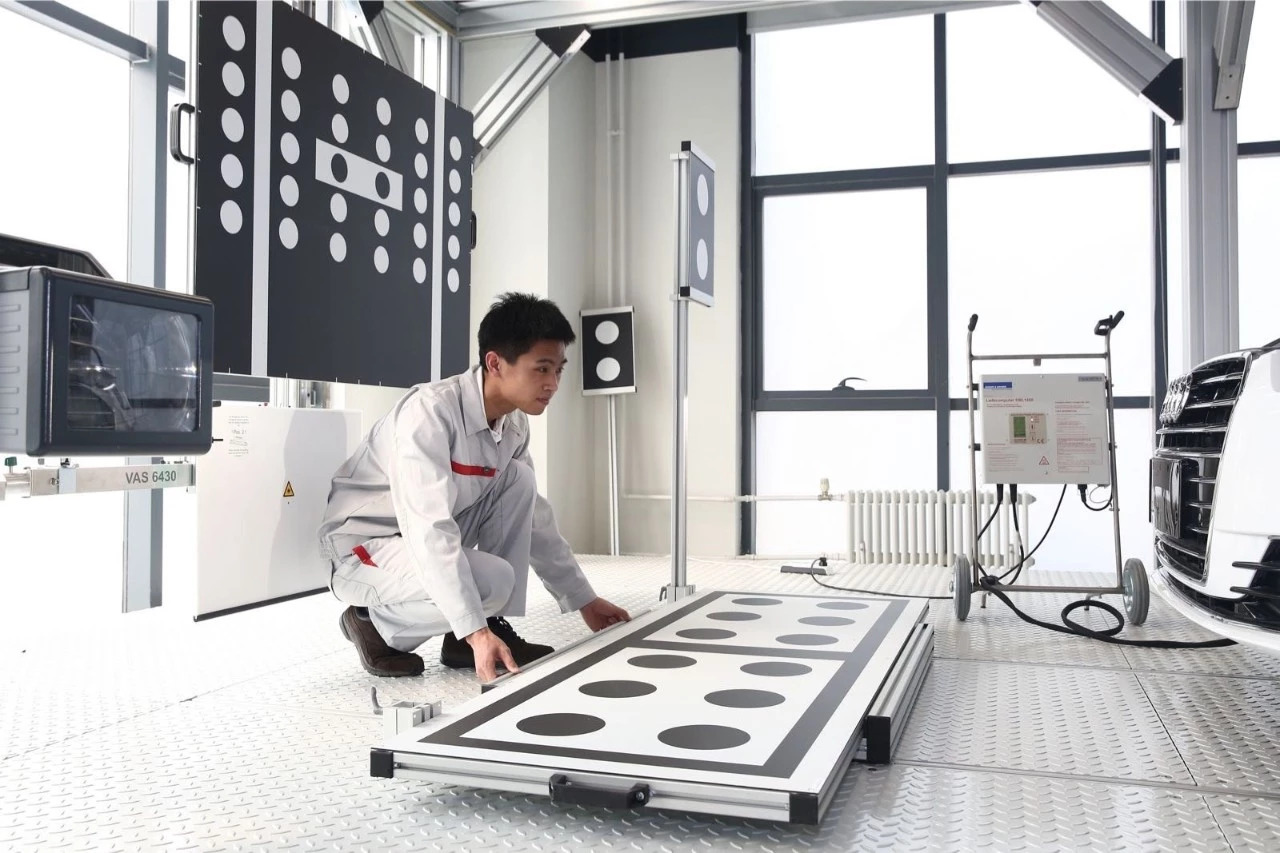 從汽修學徒到研發工程師，從外語交際零基礎到一步步突破難關，...